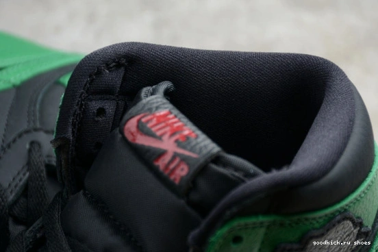 555088-030 555088-030 High  Jordan Retro Pine 1 Green Black 0421